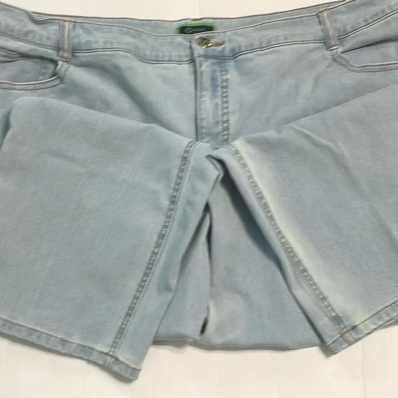 C Wonder jeans crop/capri size 22W light wash 5 pocket style button/zip closure - Picture 13 of 13
